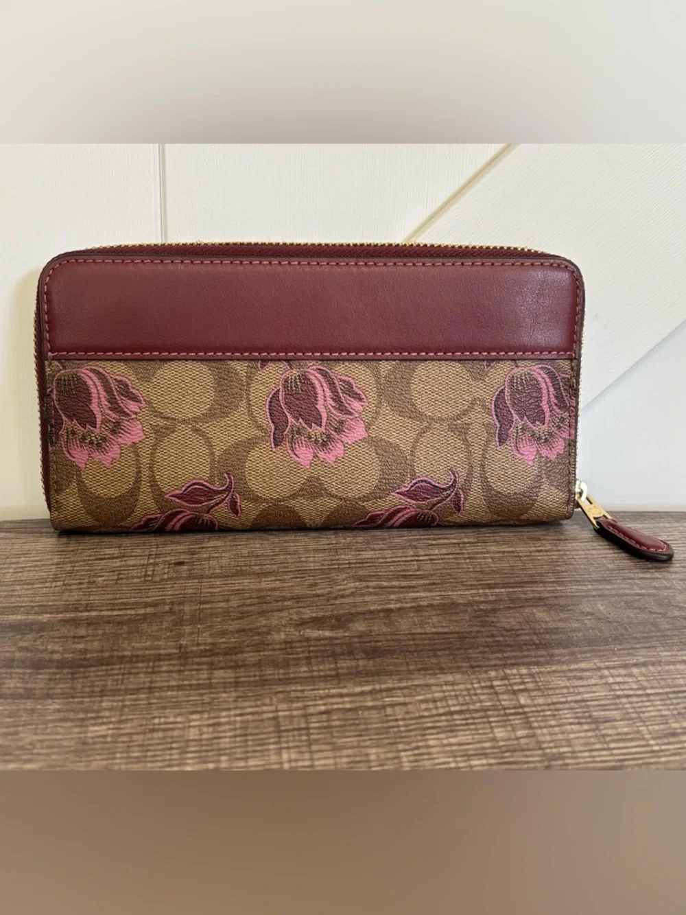 Coach Accordion Zip Wallet in Signature Canvas with Desert Tulip Print - Picture 2 of 14